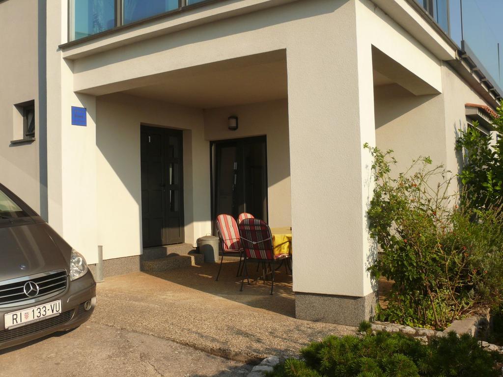 Apartment Branimir Omisalj Exterior photo