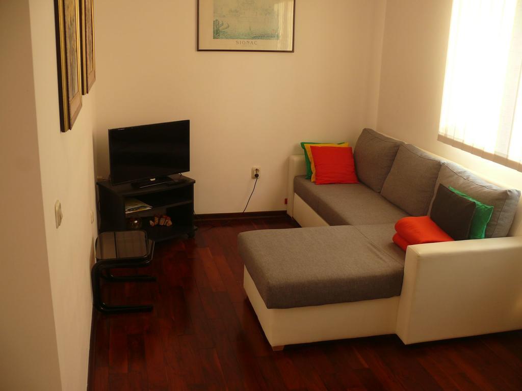 Apartment Branimir Omisalj Exterior photo